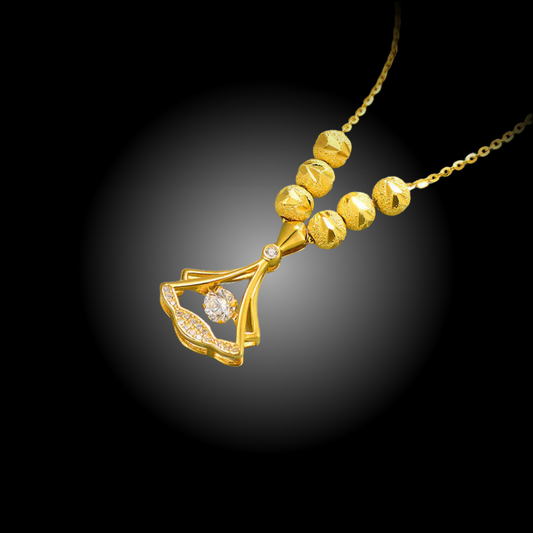 Nura Pendant Necklace